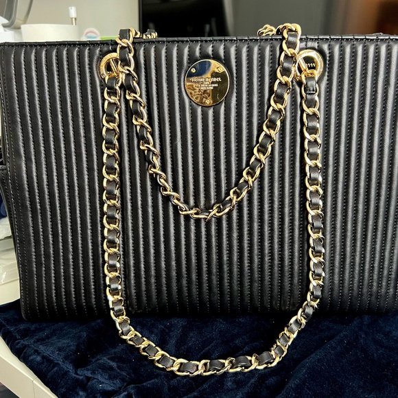 henri bendel Handbags - Henri Bendel Quilted tote bag- Great condition